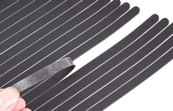 長(zhǎng)條背膠硅膠防滑減震腳墊